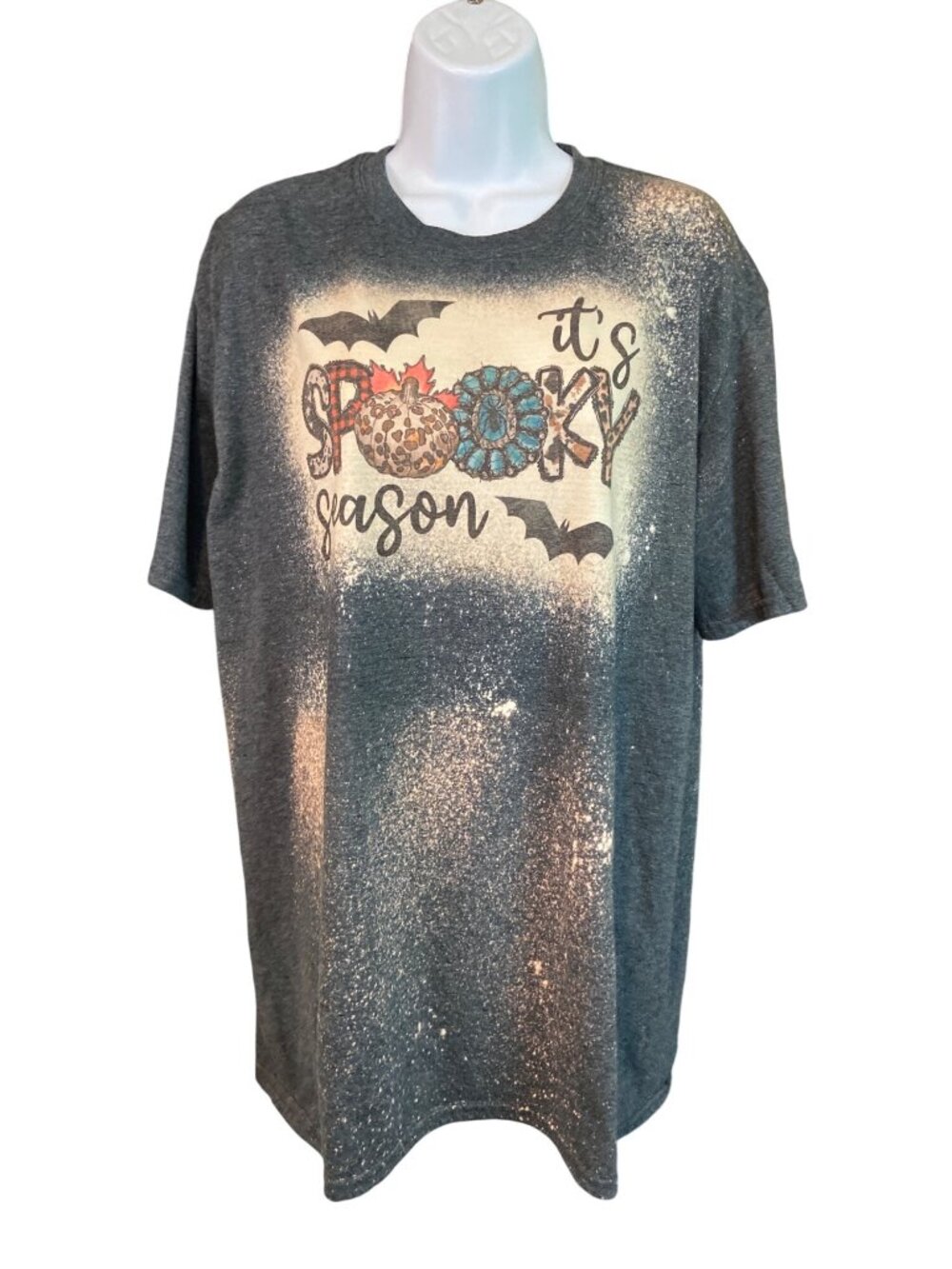 Gildan Softstyle XL It's Spooky Season Halloween Bleached Graphic Tee Gray